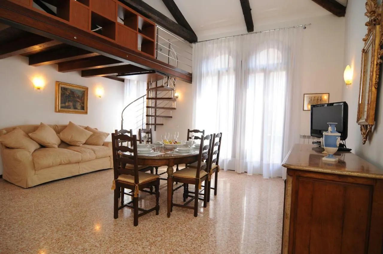Apartment Sunny Canal A/C Wifi Venice